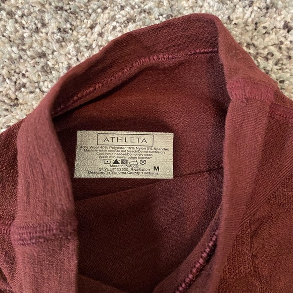 Textured Athlete Turtleneck Sweater - Picture 2 of 2